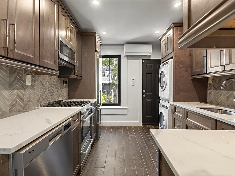 138 Central Ave — Photo 8
