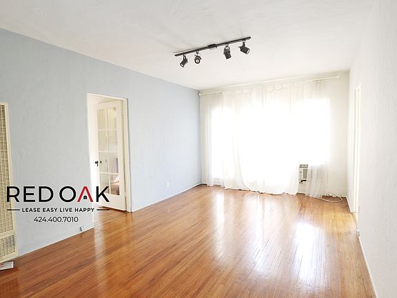 2nd image of 8206 Blackburn Ave #1/2