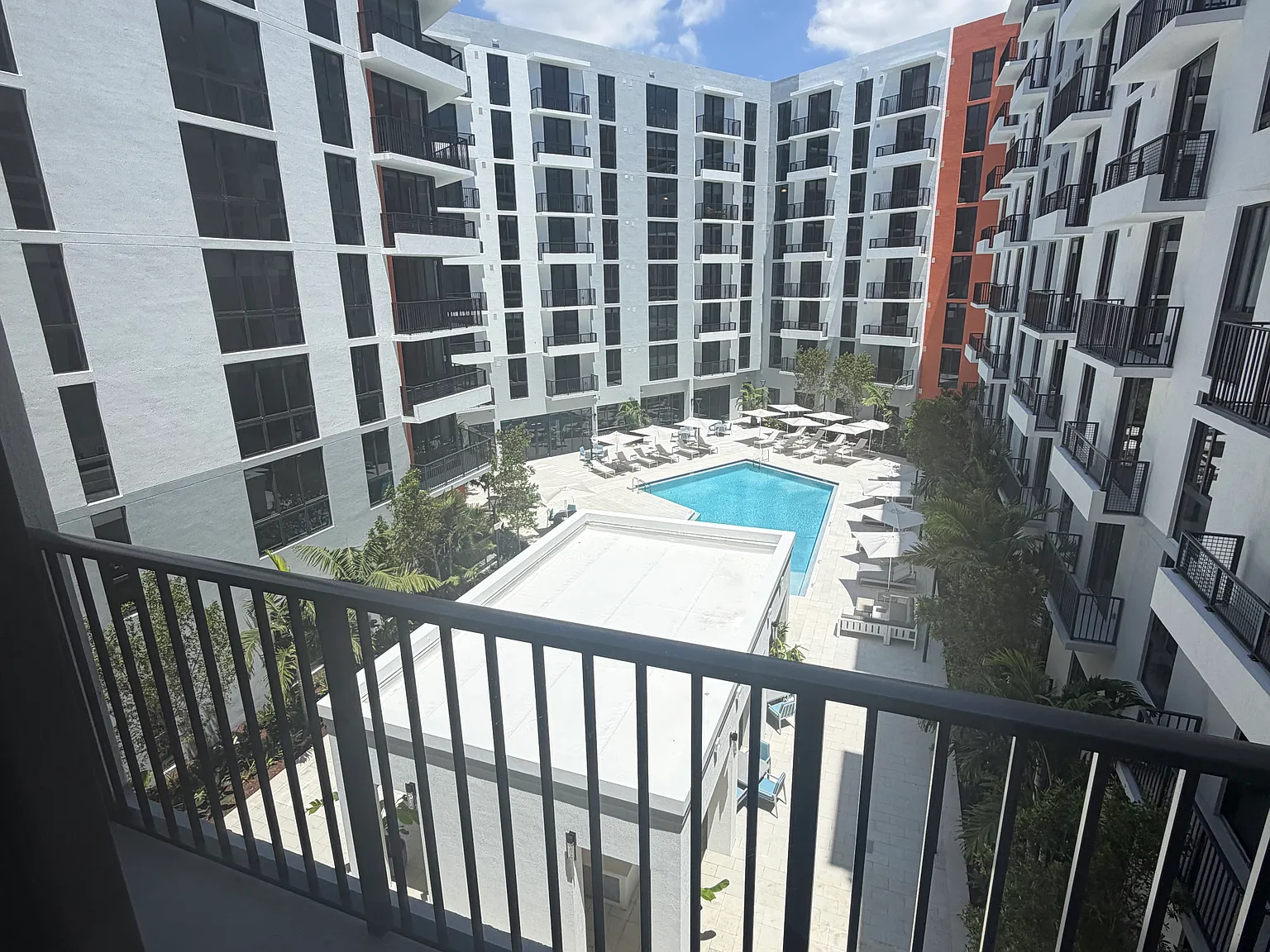2 bed, 916 sqft, $2,699 — Photo 4