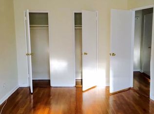 2225 27th St #3, Astoria, NY 11105