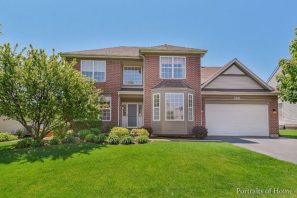 1st image of 625 Carriage Hill Ln