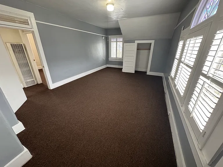 1430 W 25th St #1/2 — Photo 26