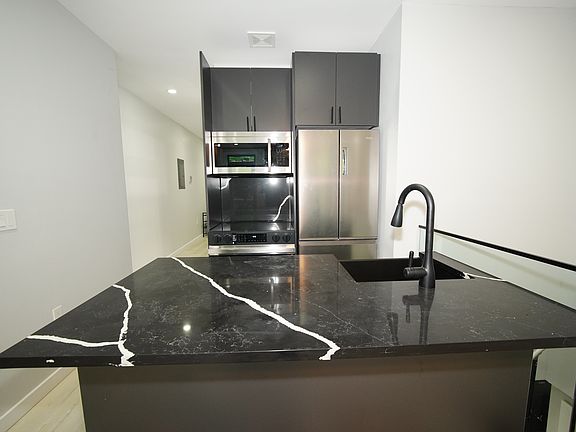 5th image of 195 Stanton St #D-1