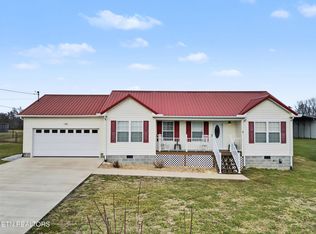 2833 Pinecrest Rd, Jacksboro, TN 37757