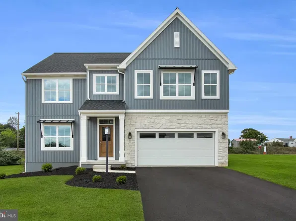 4 Lantern Ct, Carlisle, PA 17013
