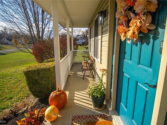 4th image of 47775 Hidden Springs Dr