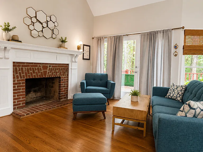223 Deer Spring Ln — Photo 10