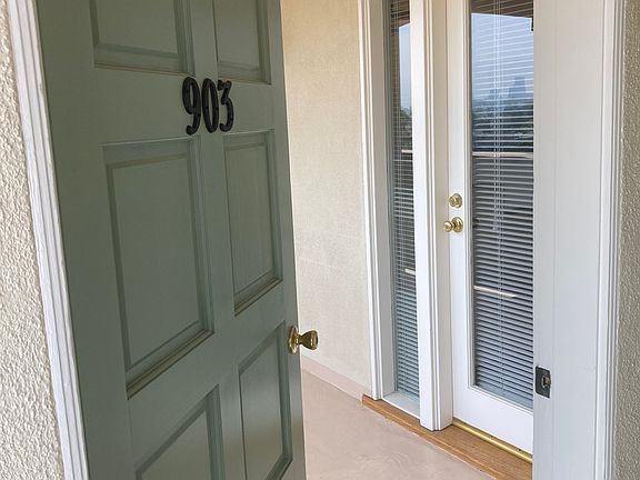 3rd image of 903 Robinson St #903