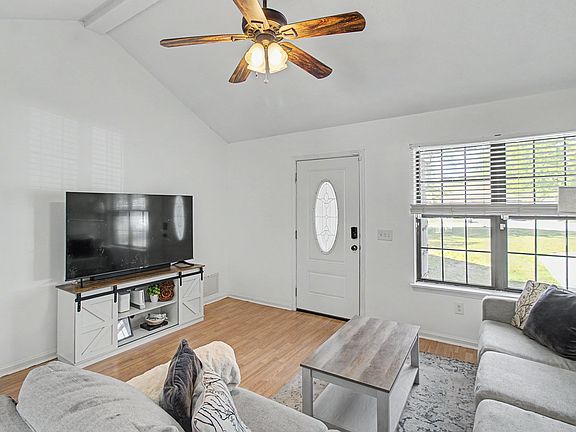 4th image of 219 Kevin Rd