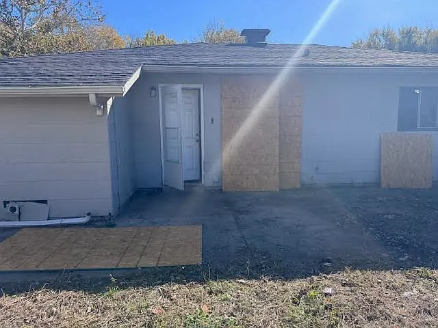 734 Saint Nicholas Dr — Photo 22