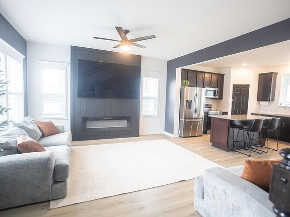 3rd image of 1129 Stratford Way