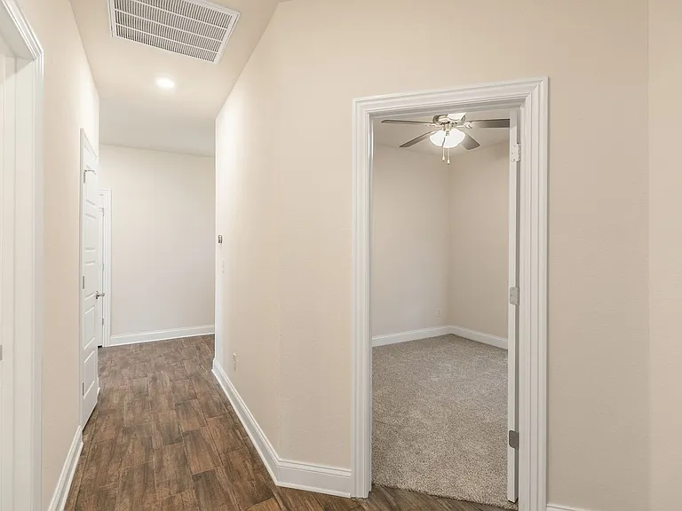 411 Linda Ln — Photo 23