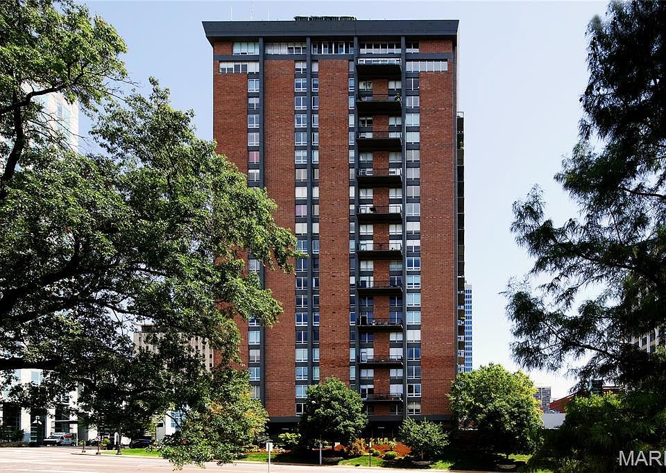 1st image of 200 S Brentwood Blvd APT 21H