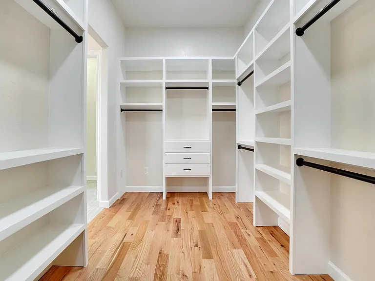 5580 Country Club Dr — Photo 17