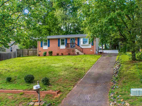 216 Barnsdale Rd, Charlottesville, VA 22911
