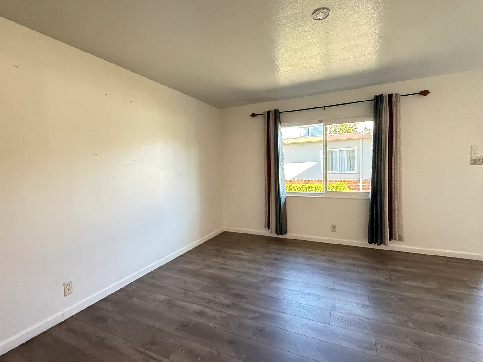 1 bed, 650 sqft, $2,200 — Photo 4
