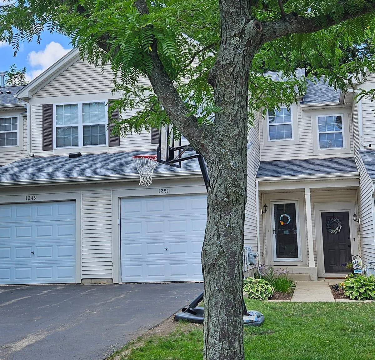 2 bed, 1.5 bath, 1352 sqft, $2,100 — Photo 3