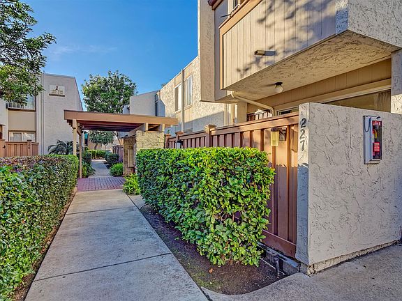 5th image of 3549 Castle Glen Dr Unit 227