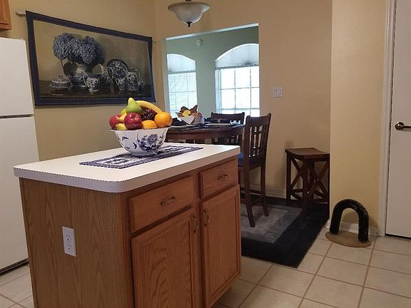 5th image of 726 Apple Blossom Dr