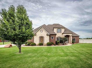31 NW Lakewood Dr, Lawton, OK 73505