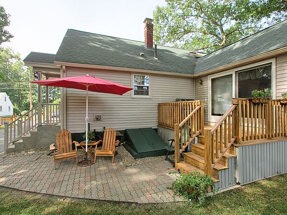 3rd image of 102 Campbell Dr