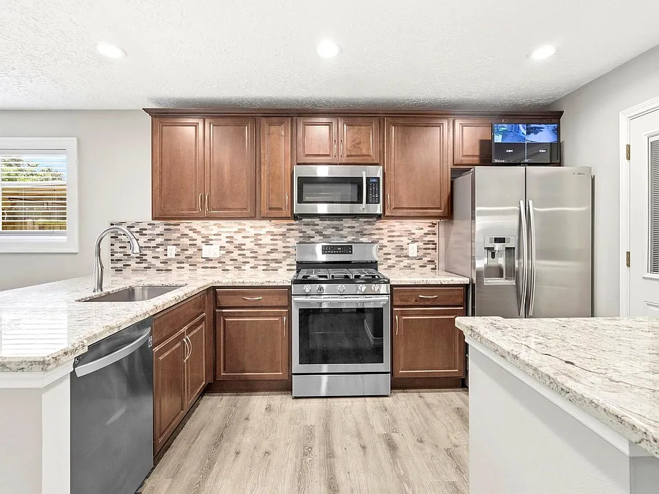 20210 Silver Cypress Ct