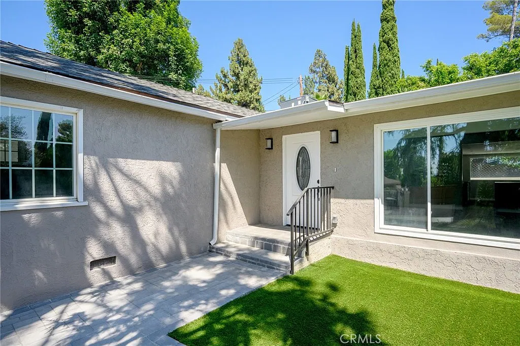 3 bed, 1332 sqft, $4,750 — Photo 2