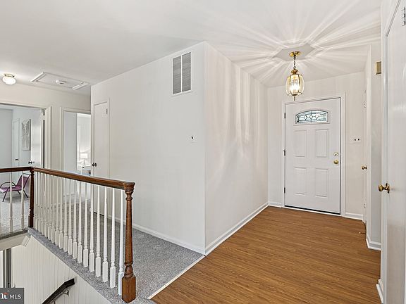 4th image of 9303 Shari Dr