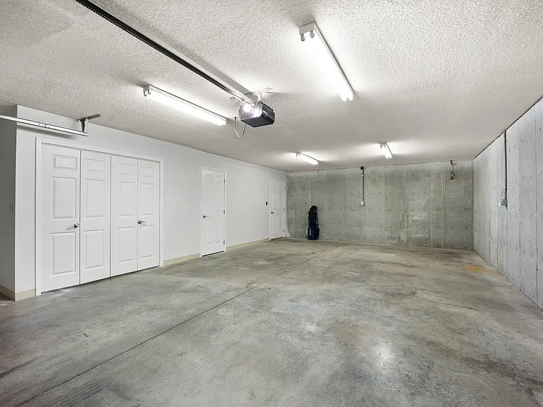 264 Jolin Dr #1 — Photo 38