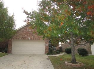 5452 Pecan Creek Cir, Fort Worth, TX 76244