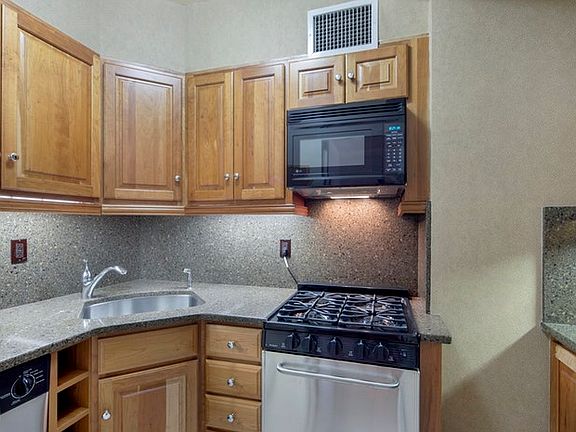 3rd image of 110 E 57th St APT 14H