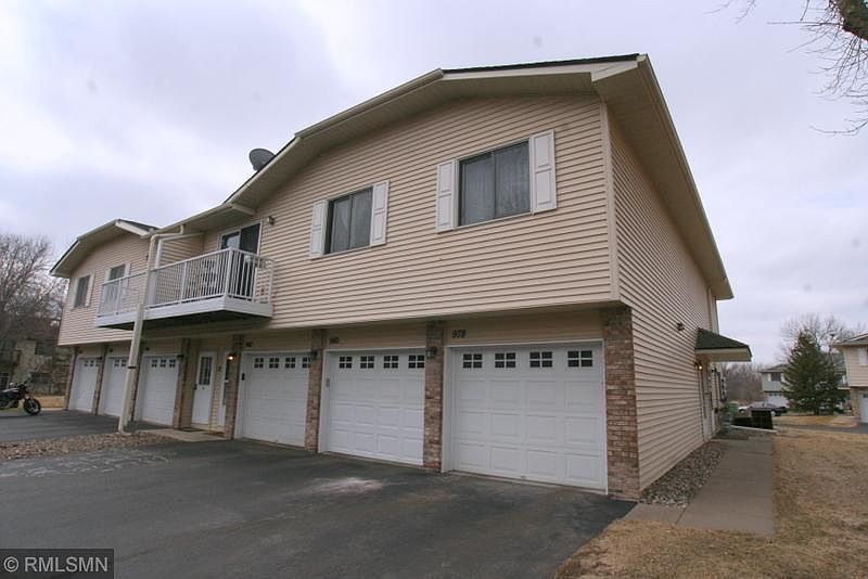 1st image of 978 Pondview Ct