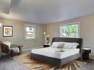 1376 Hazelwood St #1, Saint Paul, MN 55106
