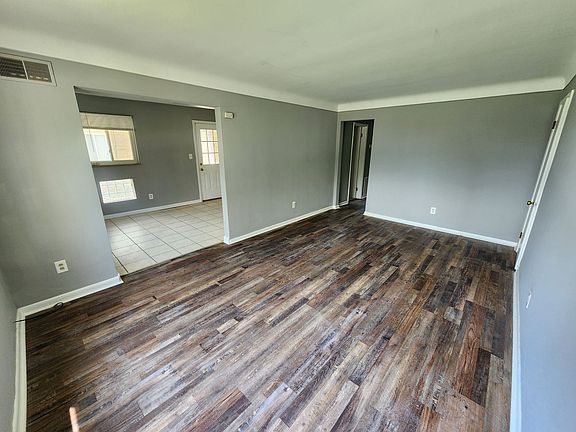 2nd image of 2714 Montana Ave #1