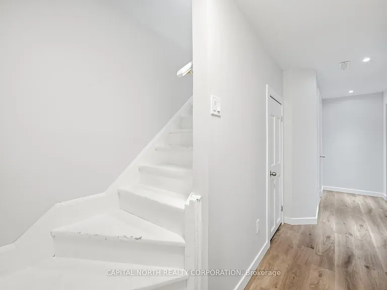 63 Elizabeth St — Photo 29