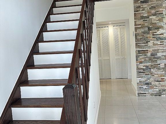 4th image of 11543 SW 109th Rd APT B