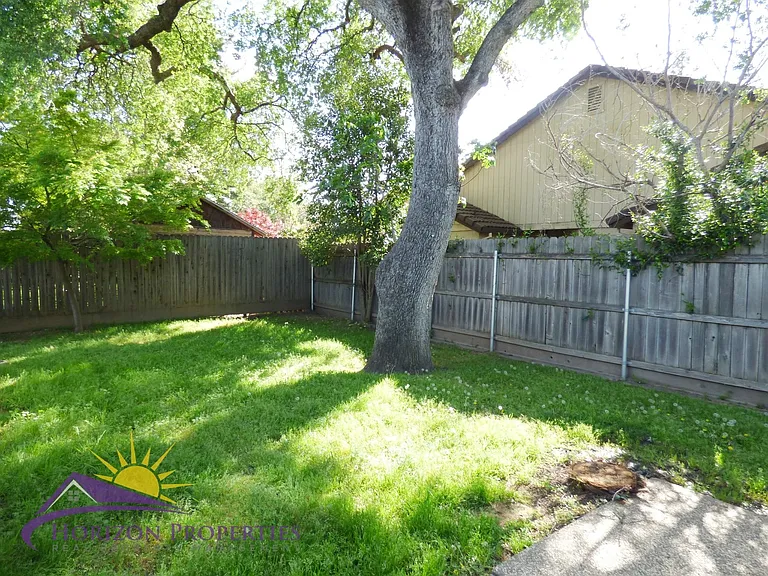 7928 Garry Oak Dr — Photo 27