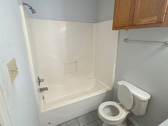 2nd image of 906 S Dallas Ave APT 4