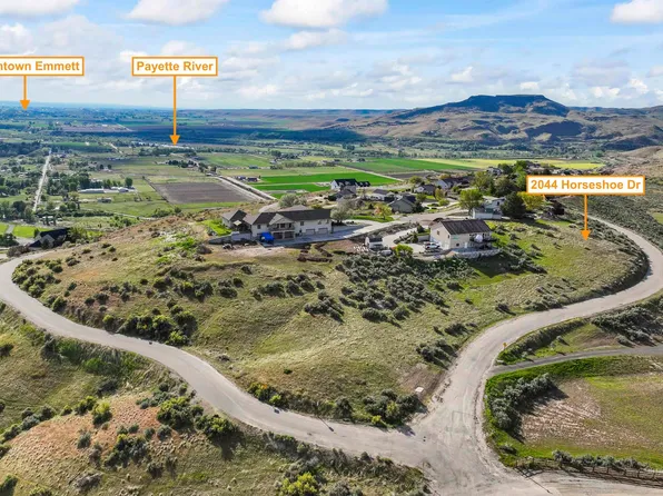 2044 Horseshoe Dr, Emmett, ID 83617
