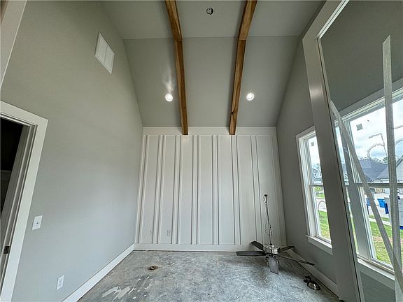 5th image of 2714 Nova Ave