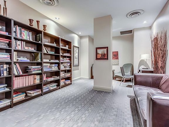 5th image of 18 Parkview Ave #1907