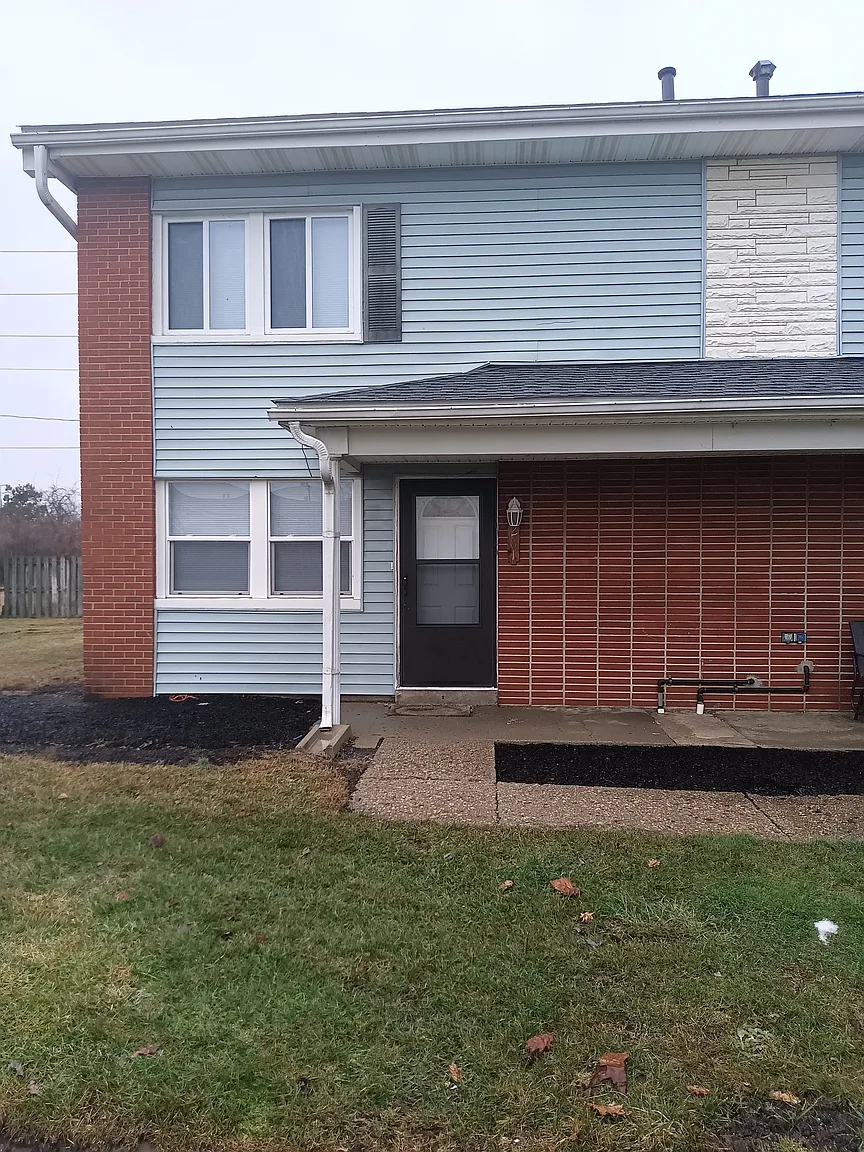 201 Buckeye Cir photo 1
