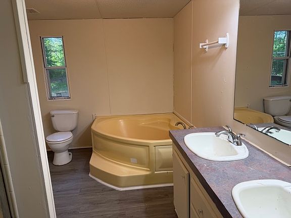 4th image of 119 Oak Knoll Dr