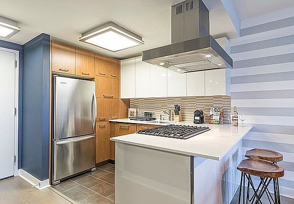 4th image of 450 W 42nd St APT 30G