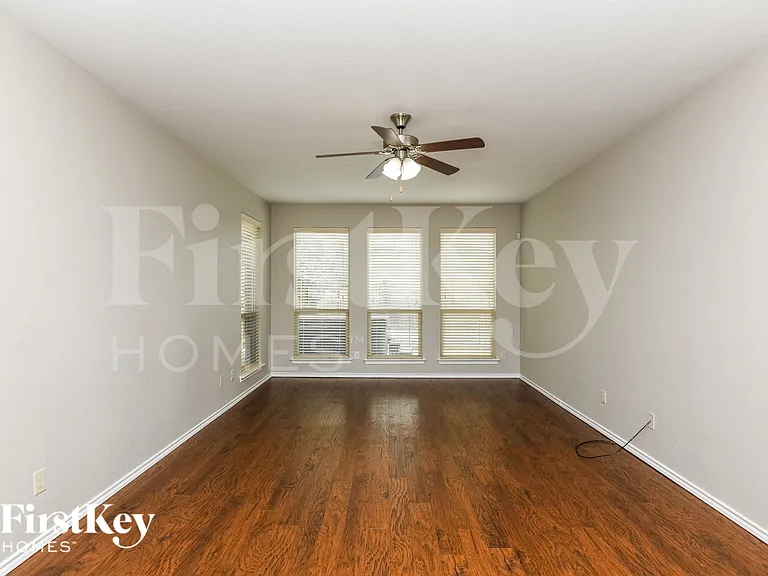 3017 Beaver Creek Dr — Photo 8