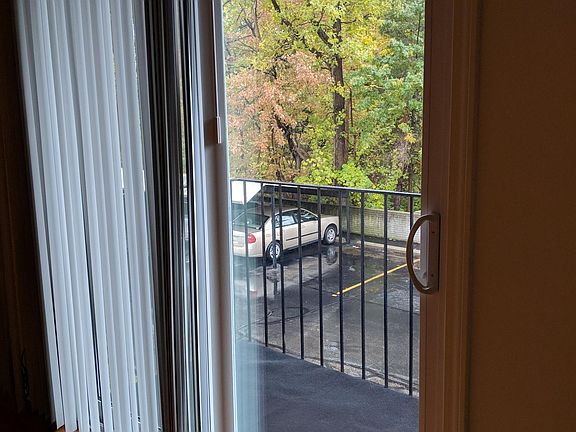 4th image of 31555 Fraser Dr APT 20