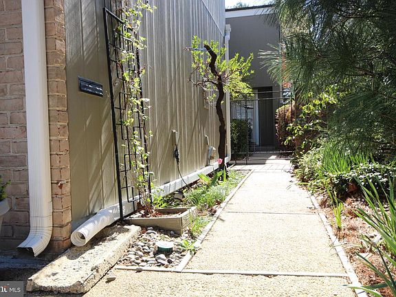 2nd image of 19109 Brooke Grove Ct
