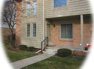 31498 Merriwood Park Dr #37, Livonia, MI 48152