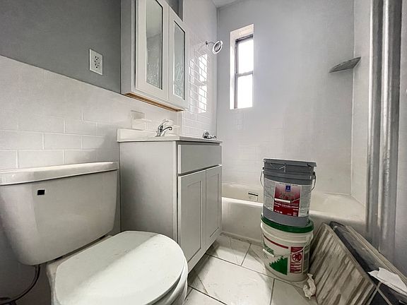 3rd image of 2802 Kennedy Blvd #29E