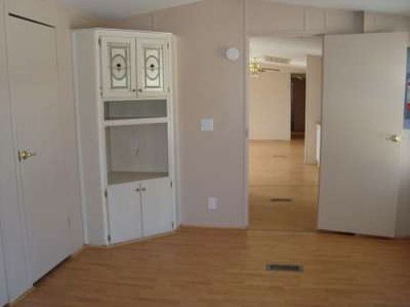 4th image of 209 Tall Pines Ln